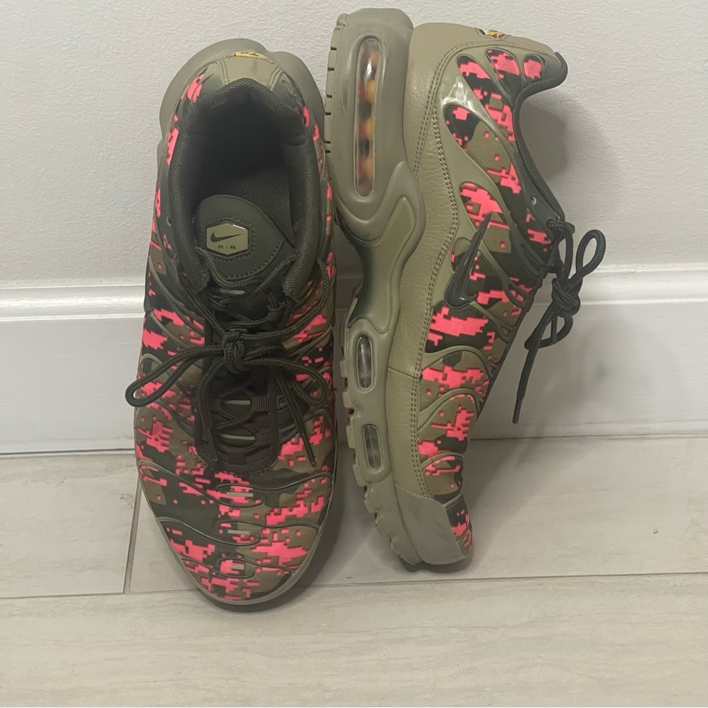 NIKE AIR MAX NEUTRAL OLIVE MEN’S SNEAKERS